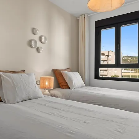Nohemi - Elegant And Estepona
