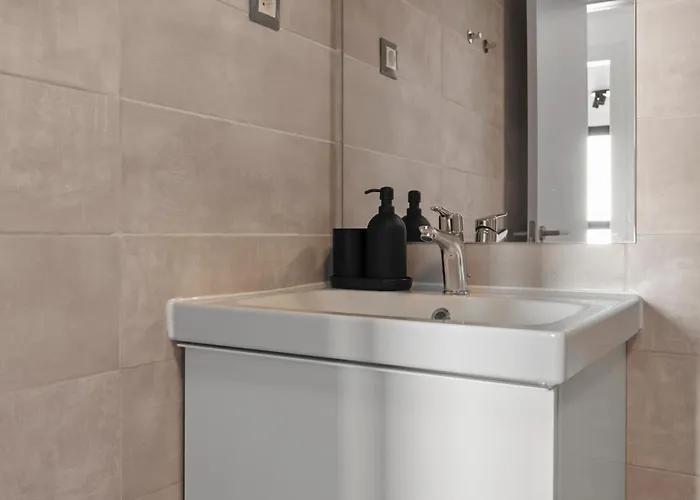 Nohemi - Elegant And *