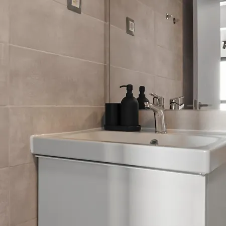 Nohemi - Elegant And *