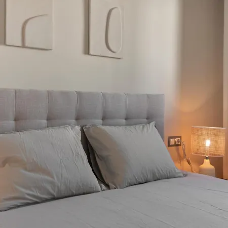 Nohemi - Elegant And * 埃斯特波纳