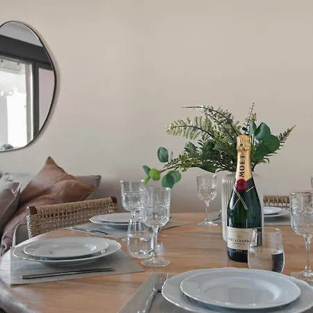 Nohemi - Elegant And *