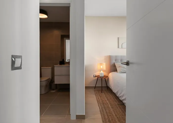 Nohemi - Elegant And Apartment Estepona