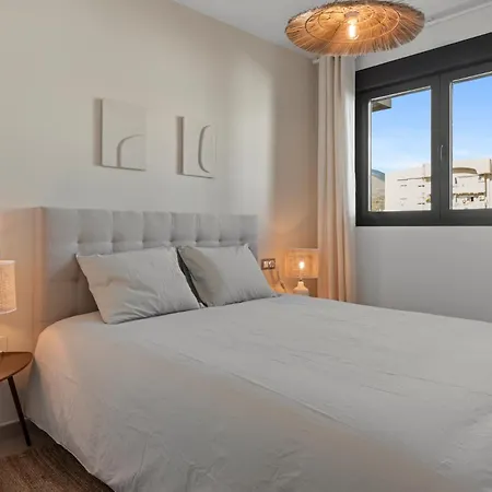 Nohemi - Elegant And Апартаменти Естепона