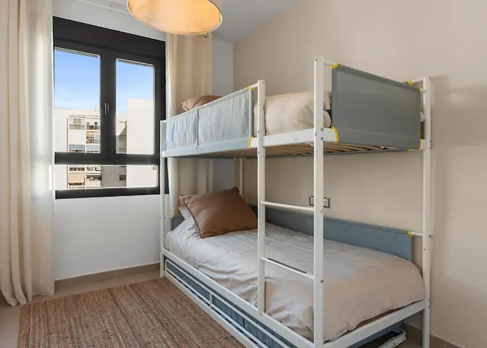 Nohemi - Elegant And エステポナ