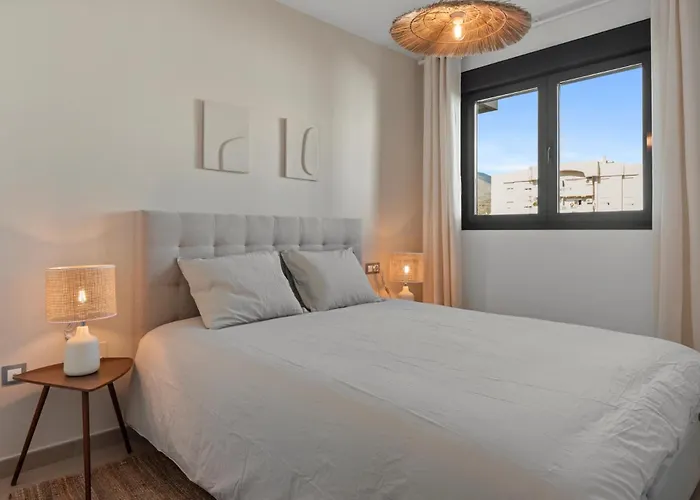 Nohemi - Elegant And アパート エステポナ